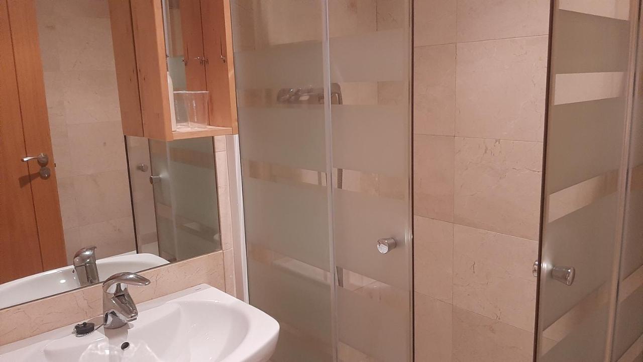 Torre De La Fuente Aprtovistas Piscina Parking Apartment โอเบียโด ภายนอก รูปภาพ